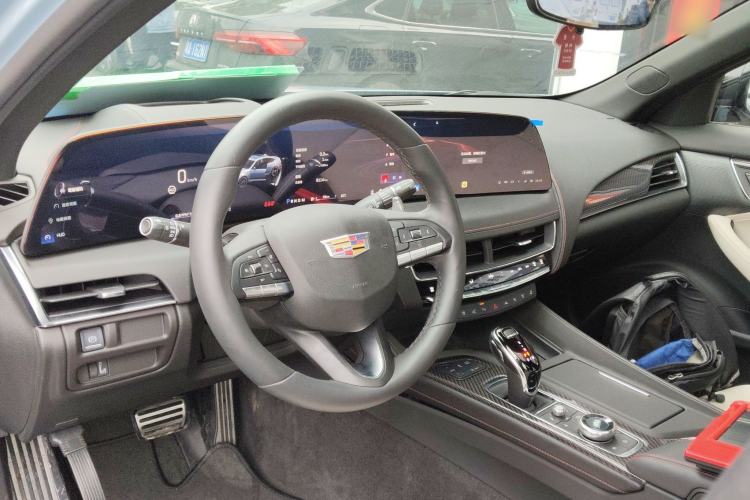 Used Cadillac CT5 2025 28T Track Performance Edition Center Console