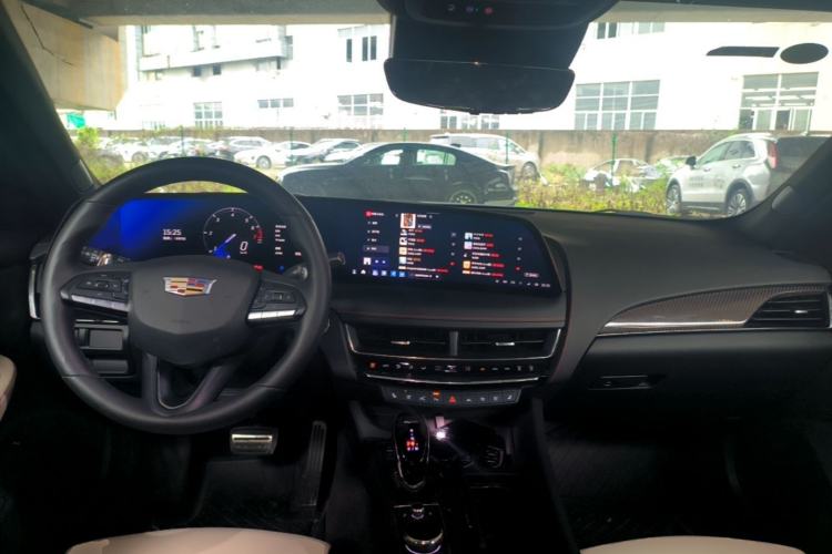 Used Cadillac CT5 2025 28T Track Performance Edition + Peak Track Optional Package Center Console