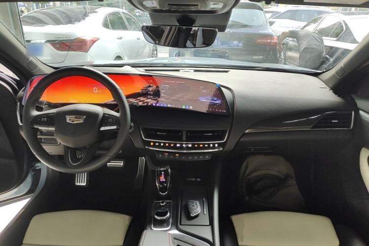 Used Cadillac CT5 2025 28T Track Performance Edition + Peak Track Optional Package Center Console
