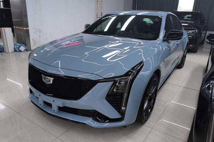 Cadillac CT5 2025 28T Track Performance Edition + Peak Track Optional Package