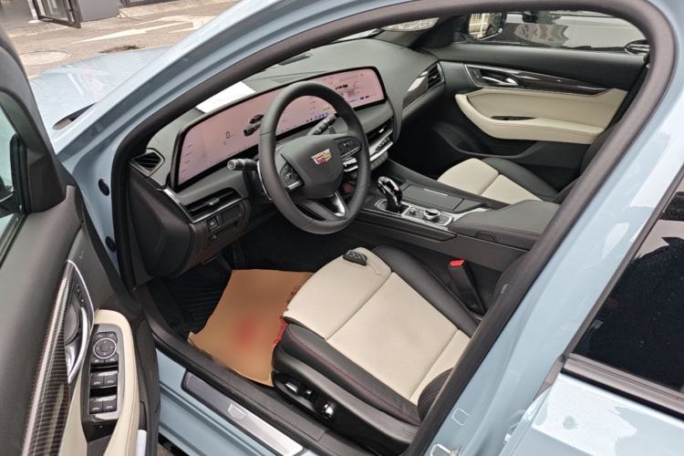 Used Cadillac CT5 2025 28T Track Performance Edition + Peak Track Optional Package Driver Seat