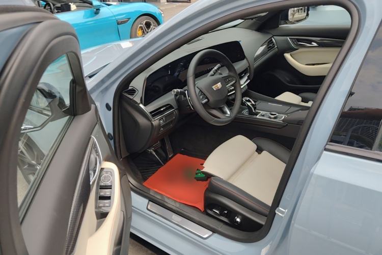 Used Cadillac CT5 2025 28T Track Performance Edition + Peak Track Optional Package Driver Seat