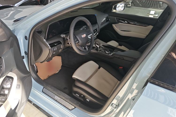 Used Cadillac CT5 2025 28T Track Performance Edition Driver Seat