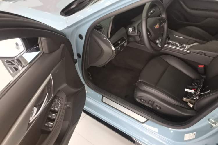 Used Cadillac CT5 2025 28T Track Performance Edition Driver Seat