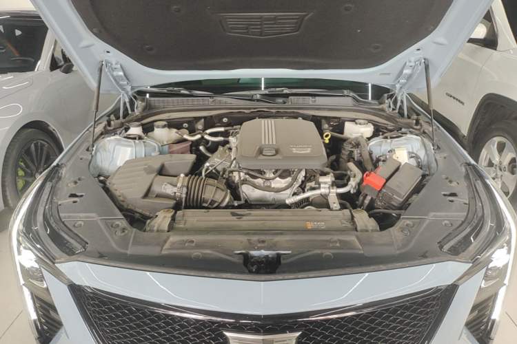 Used Cadillac CT5 2025 28T Track Performance Edition + Peak Track Optional Package Engine Bay