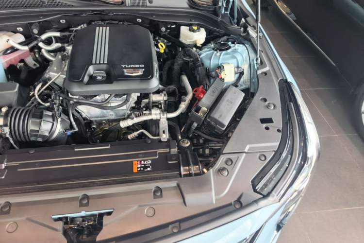 Used Cadillac CT5 2025 28T Track Performance Edition + Peak Track Optional Package Engine Bay Left