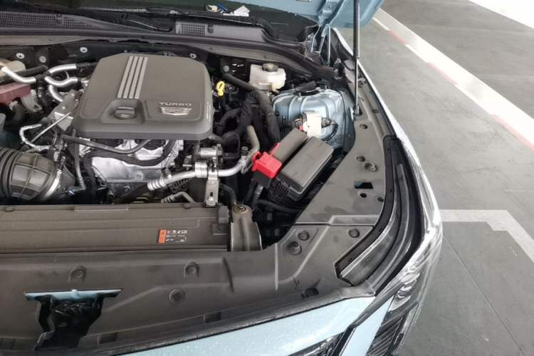 Used Cadillac CT5 2025 28T Track Performance Edition + Peak Track Optional Package Engine Bay Left