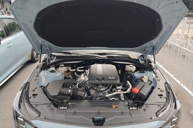 Used Cadillac CT5 2025 28T Track Performance Edition + Peak Track Optional Package Engine Bay