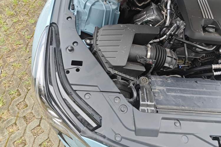Used Cadillac CT5 2025 28T Track Performance Edition Engine Bay Right
