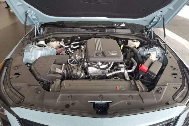 Used Cadillac CT5 2025 28T Track Performance Edition + Peak Track Optional Package Engine Bay