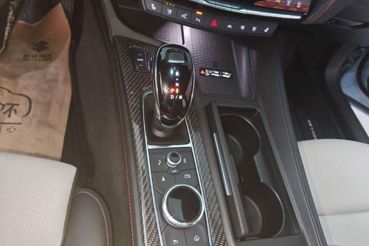 Used Cadillac CT5 2025 28T Track Performance Edition + Peak Track Optional Package Gear Lever