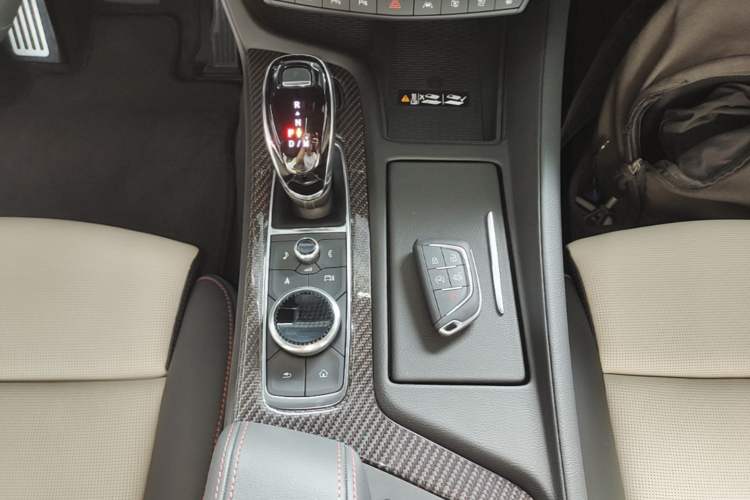 Used Cadillac CT5 2025 28T Track Performance Edition + Peak Track Optional Package Gear Lever