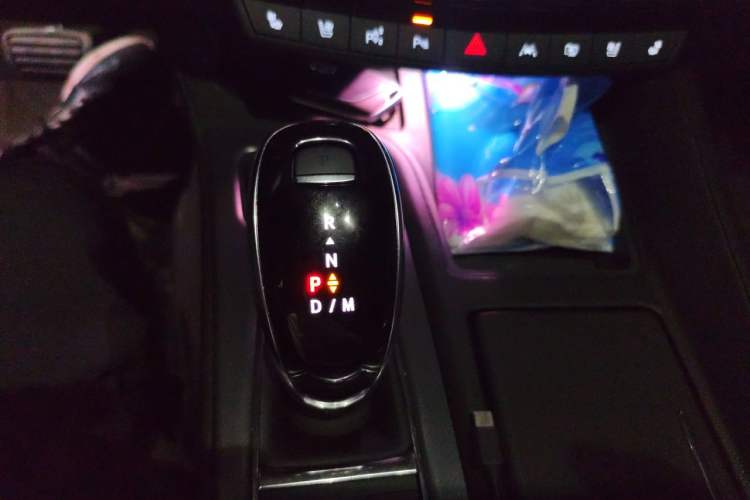 Used Cadillac CT5 2025 28T Track Performance Edition Gear Lever