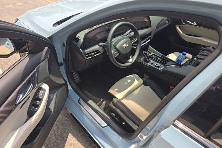 Used Cadillac CT5 2025 28T Track Performance Edition + Peak Track Optional Package Interior 3