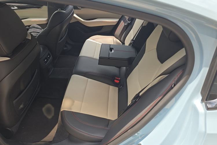 Used Cadillac CT5 2025 28T Track Performance Edition + Peak Track Optional Package Interior 4