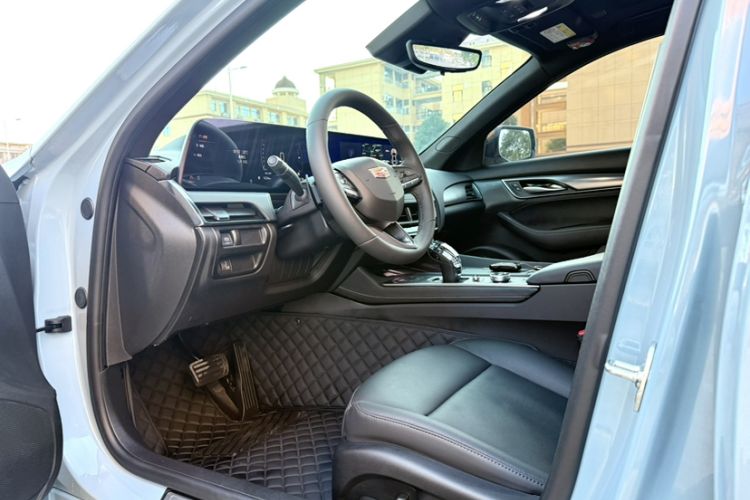 Used Cadillac CT5 2025 28T Track Performance Edition Interior 4