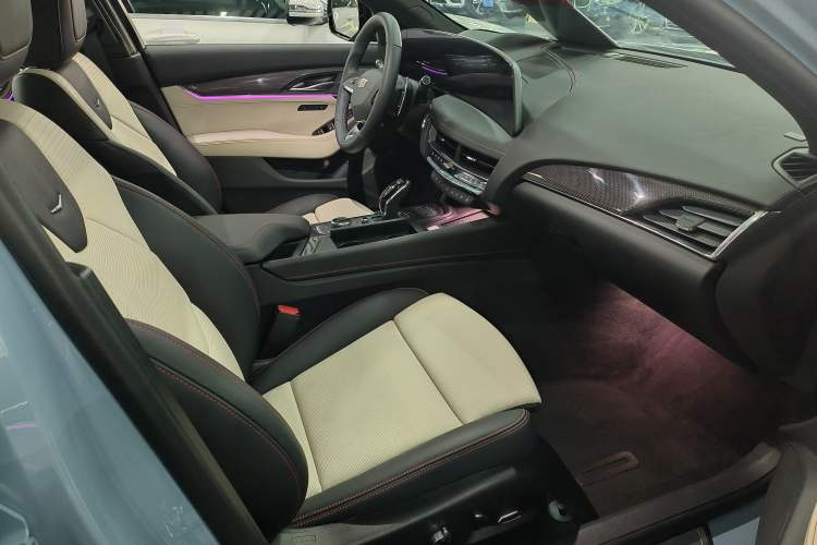 Used Cadillac CT5 2025 28T Track Performance Edition + Peak Track Optional Package Interior 5