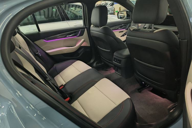 Used Cadillac CT5 2025 28T Track Performance Edition + Peak Track Optional Package Interior 6