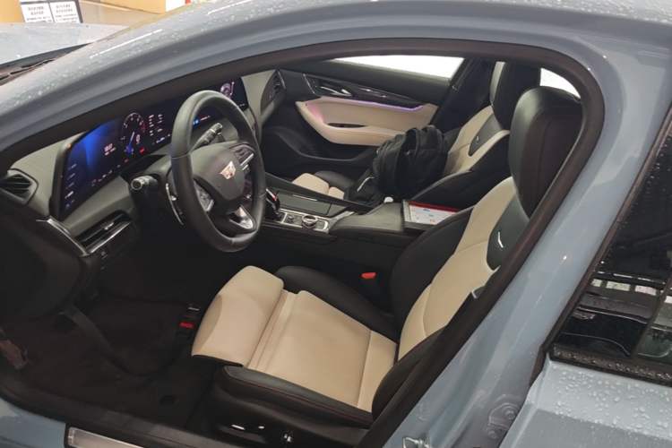 Used Cadillac CT5 2025 28T Track Performance Edition + Peak Track Optional Package Left Front Seat