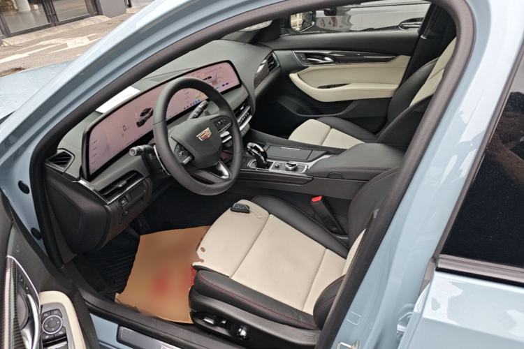 Used Cadillac CT5 2025 28T Track Performance Edition + Peak Track Optional Package Left Front Seat