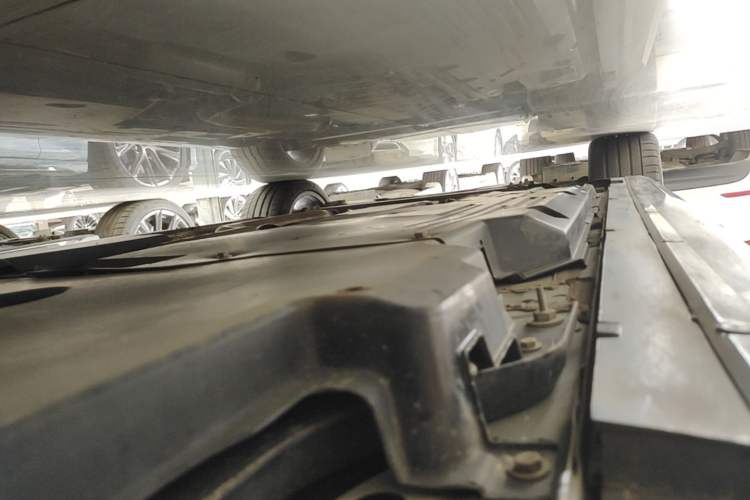 Used Cadillac CT5 2025 28T Track Performance Edition + Peak Track Optional Package Left Side Sill