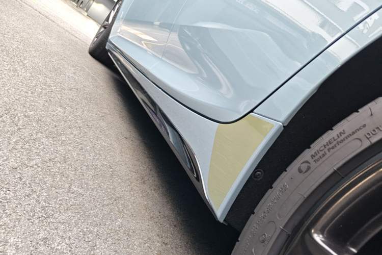 Used Cadillac CT5 2025 28T Track Performance Edition + Peak Track Optional Package Left Side Sill