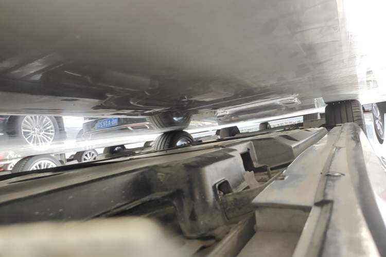 Used Cadillac CT5 2025 28T Track Performance Edition + Peak Track Optional Package Left Side Sill