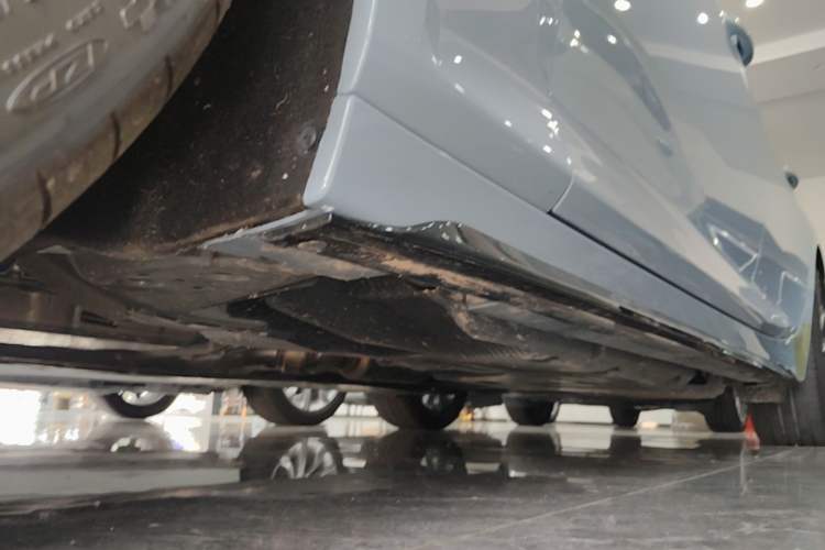 Used Cadillac CT5 2025 28T Track Performance Edition + Peak Track Optional Package Left Side Sill