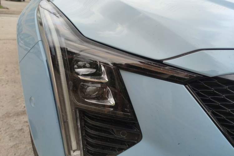 Used Cadillac CT5 2025 28T Track Performance Edition + Peak Track Optional Package Right Front Headlight