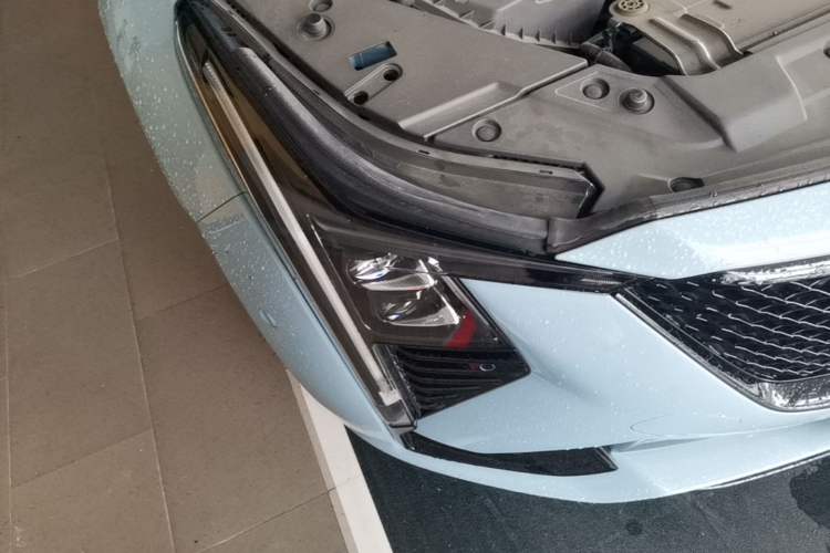 Used Cadillac CT5 2025 28T Track Performance Edition + Peak Track Optional Package Right Front Headlight