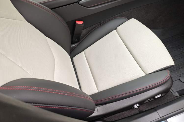 Used Cadillac CT5 2025 28T Track Performance Edition + Peak Track Optional Package Right Front Seat