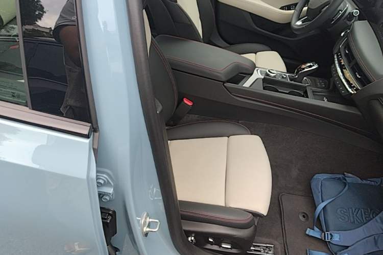 Used Cadillac CT5 2025 28T Track Performance Edition + Peak Track Optional Package Right Front Seat