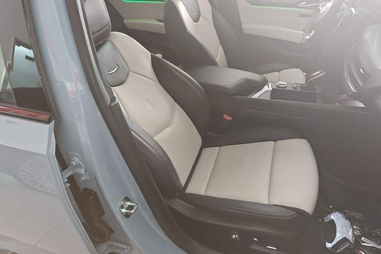 Used Cadillac CT5 2025 28T Track Performance Edition + Peak Track Optional Package Right Front Seat