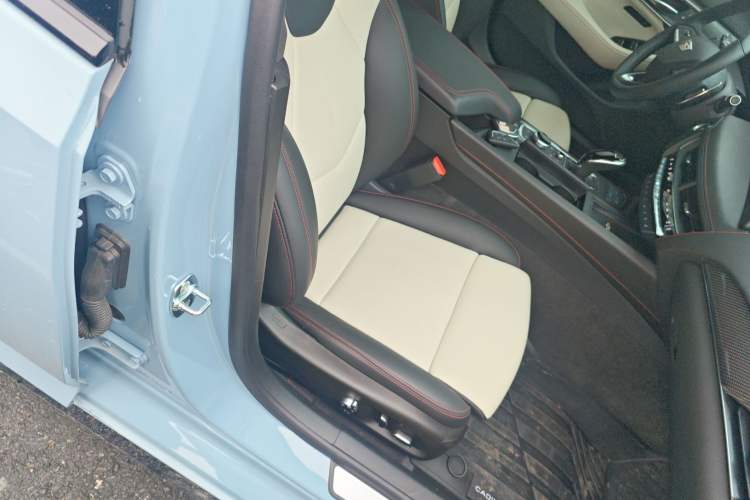 Used Cadillac CT5 2025 28T Track Performance Edition + Peak Track Optional Package Right Front Seat