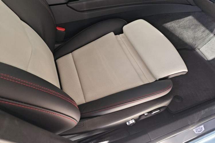 Used Cadillac CT5 2025 28T Track Performance Edition Right Front Seat