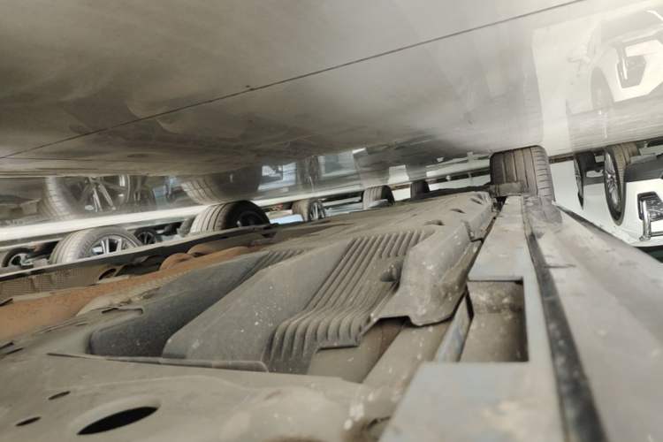 Used Cadillac CT5 2025 28T Track Performance Edition + Peak Track Optional Package Right Side Sill