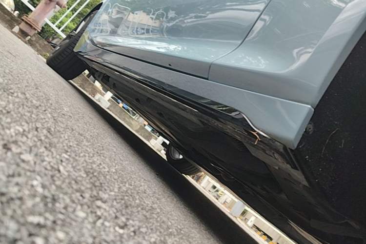 Used Cadillac CT5 2025 28T Track Performance Edition + Peak Track Optional Package Right Side Sill