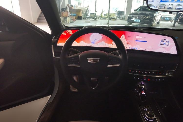 Used Cadillac CT5 2025 28T Track Performance Edition + Peak Track Optional Package Steering Wheel