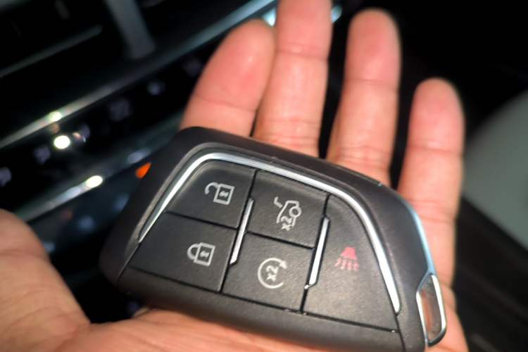 Used Cadillac CT5 2025 28T Track Performance Edition + Peak Track Optional Package Vehicle Key