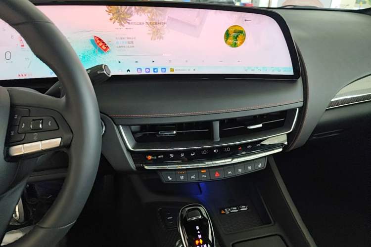 Used Cadillac CT5 2025 28T Track Performance Edition + Peak Track Optional Package Audio And AC Panel