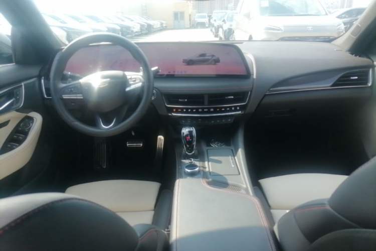 Used Cadillac CT5 2025 28T Track Performance Edition + Peak Track Optional Package Center Console