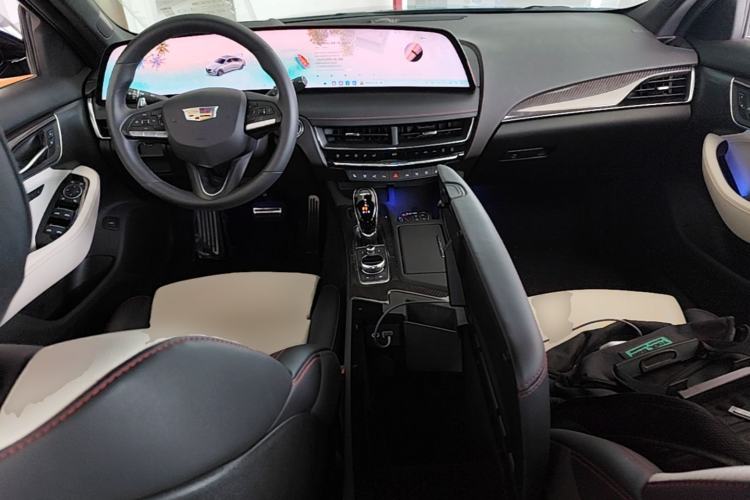 Used Cadillac CT5 2025 28T Track Performance Edition + Peak Track Optional Package Center Console