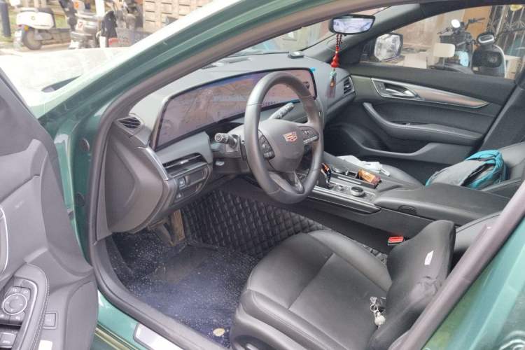 Used Cadillac CT5 2025 28T Track Performance Edition Driver Seat