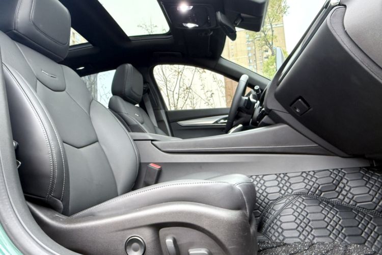 Used Cadillac CT5 2025 28T Track Performance Edition Interior 12