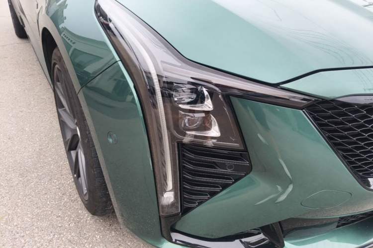 Used Cadillac CT5 2025 28T Track Performance Edition + Peak Track Optional Package Right Front Headlight