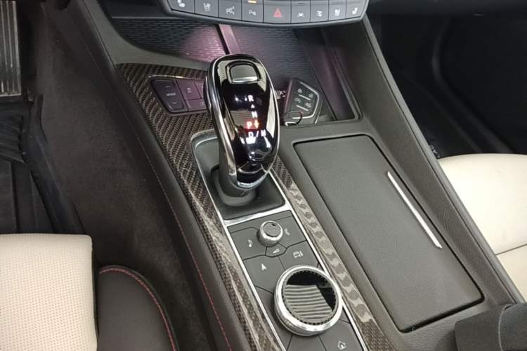 Used Cadillac CT5 2025 28T Track Performance Edition + Peak Track Optional Package Gear Lever