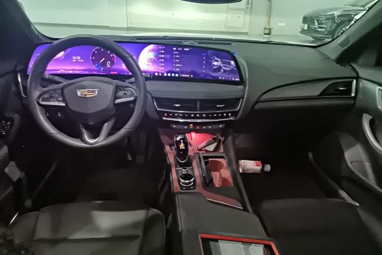 Used Cadillac CT5 2025 28T Urban Sport Edition Center Console