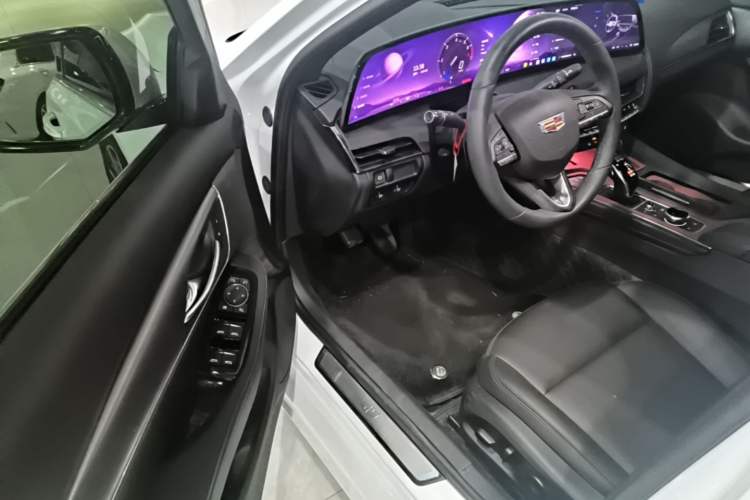 Used Cadillac CT5 2025 28T Urban Sport Edition Driver Seat