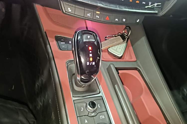 Used Cadillac CT5 2025 28T Urban Sport Edition Gear Lever