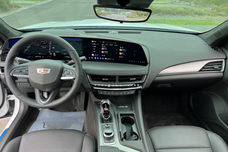 Used Cadillac CT5 2025 28T Track Performance Edition Interior 4